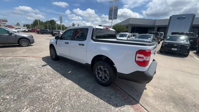 New 2026 Oxford White Ford XLT image 9
