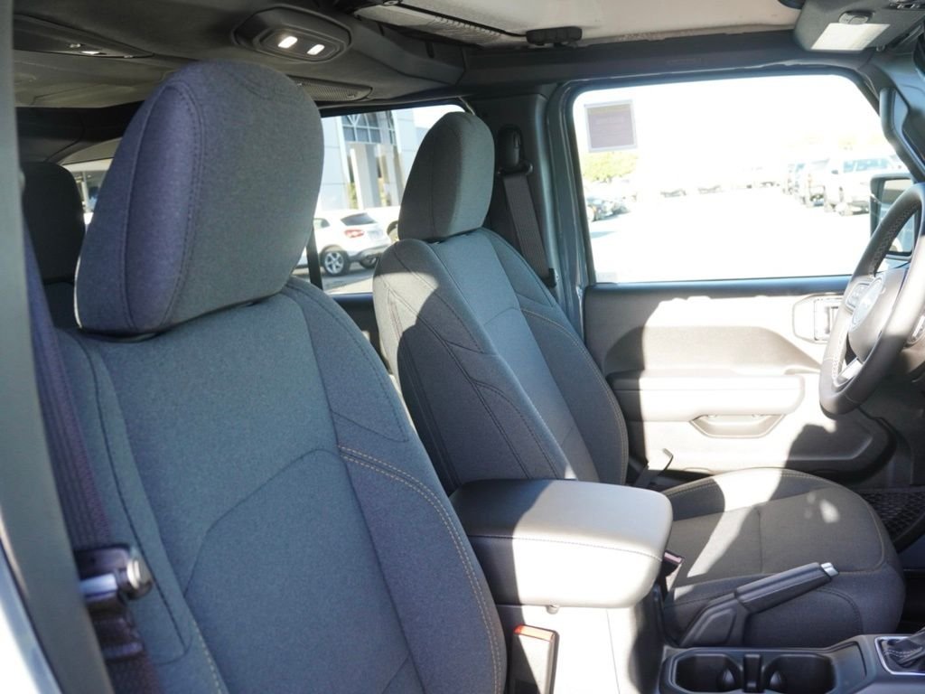 New 2026 Anvil Clear-Coat Exterior Paint Jeep Sport S image 19