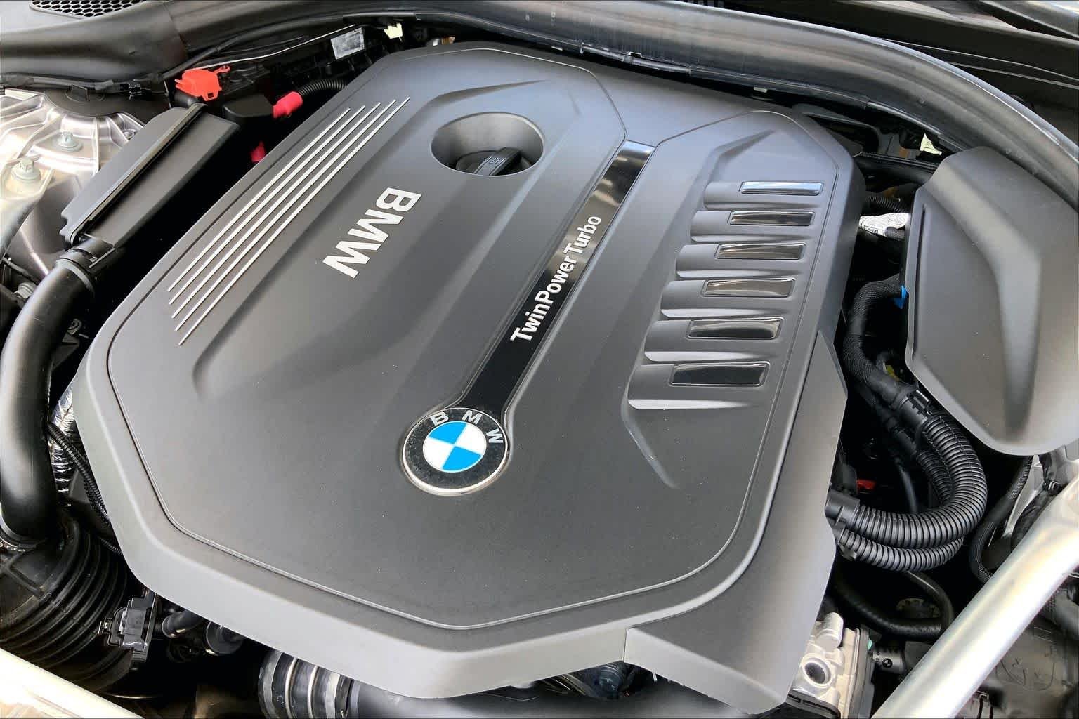Used 2019 Rhodonite Silver Metallic BMW 540i image 32