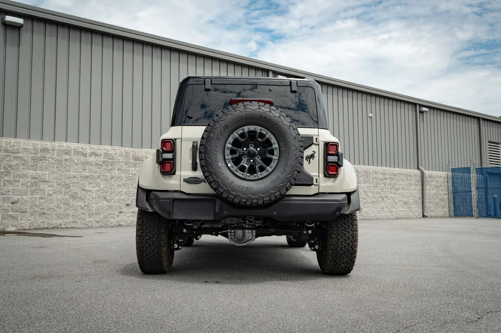 Used 2025 Desert Sand Ford Raptor image 19