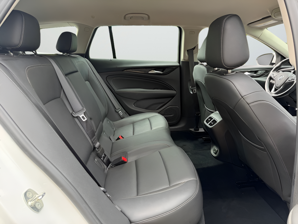 Used 2018 White Buick Essence image 27