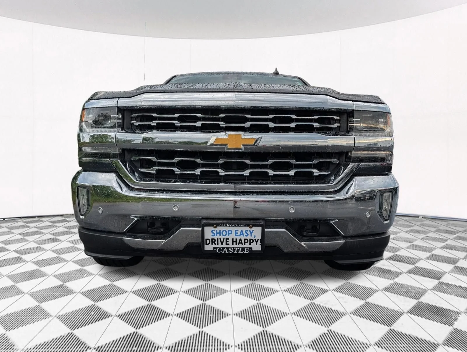 Used 2017 GRAPHITE METALLIC Chevrolet LTZ image 21