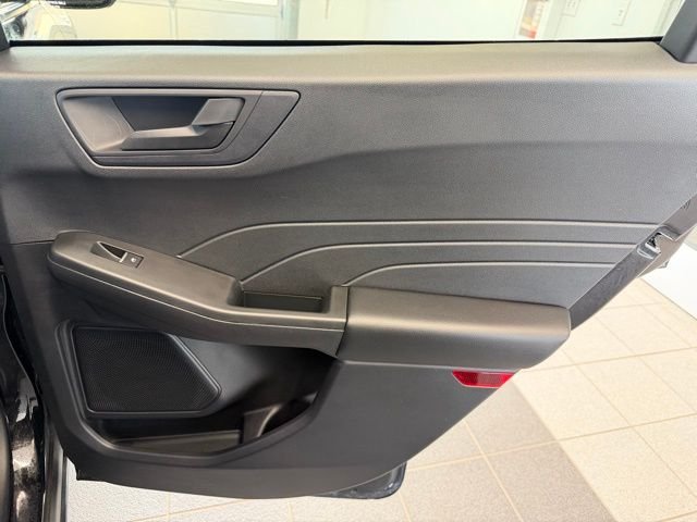 Used 2022 Black Metallic Ford SE image 14