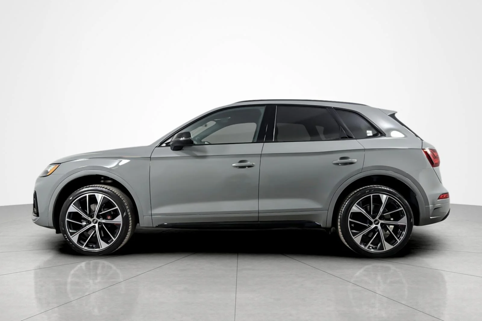 Used 2022 Quantum Gray Audi Premium Plus 3.0 TFSI quattro image 2