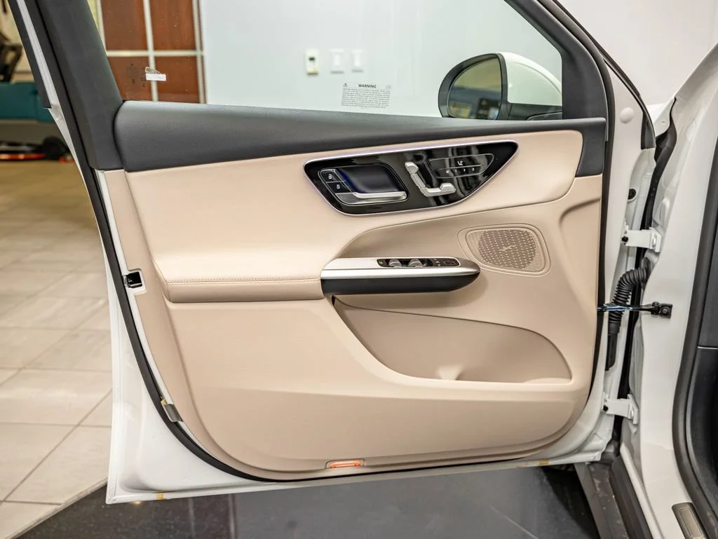 New 2027 Polar White Mercedes-Benz GLC 300 image 18