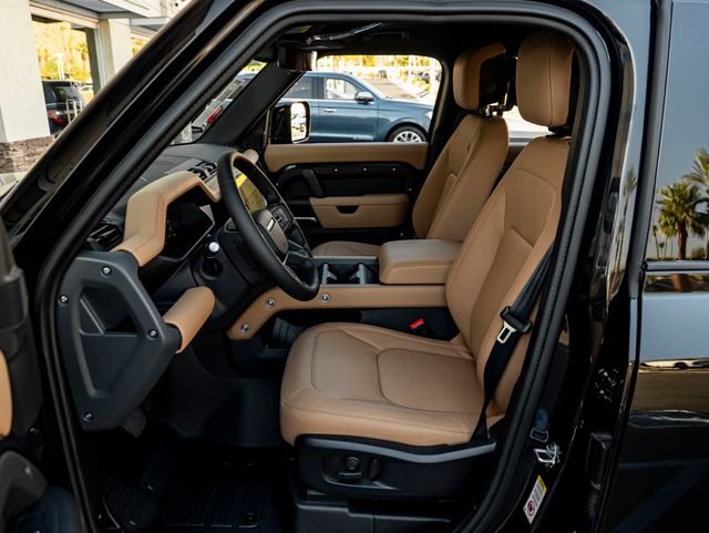 New 2026 Santorini Black Land Rover X-Dynamic SE image 14