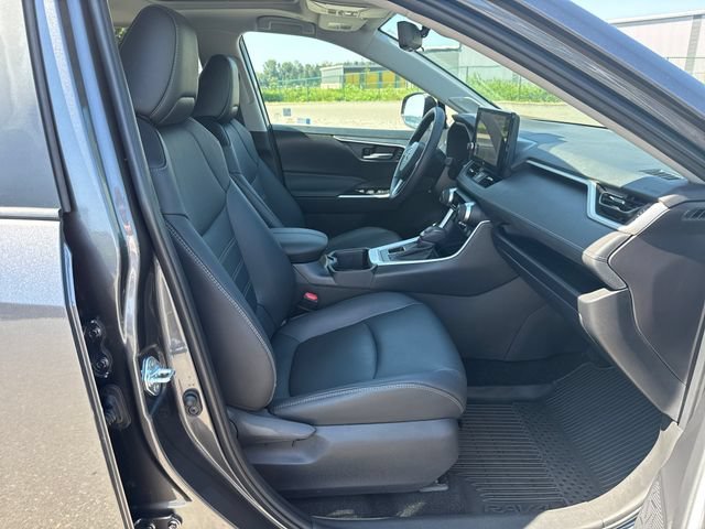 Used 2025 Magnetic Gray Metallic Toyota XLE Premium image 10