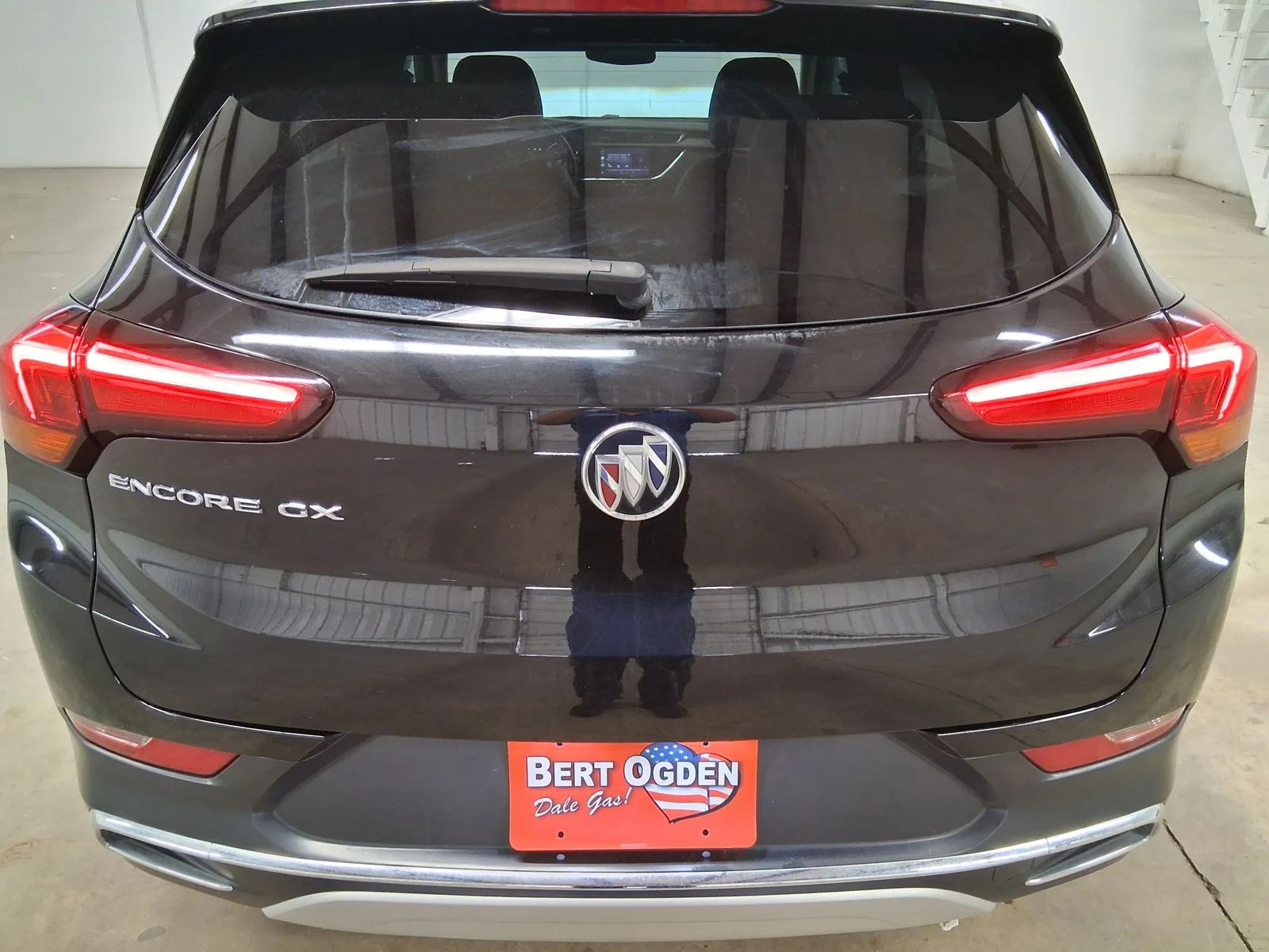 Used 2023 Black Buick Essence image 4