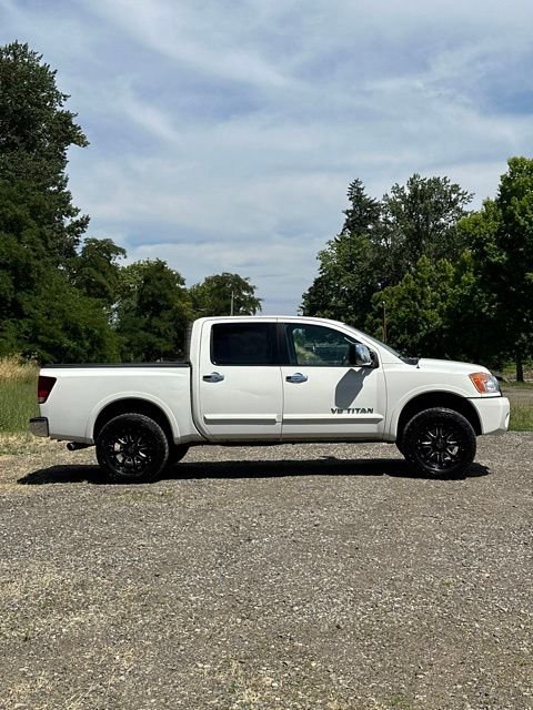 2011 Nissan Titan SL - Photo 10