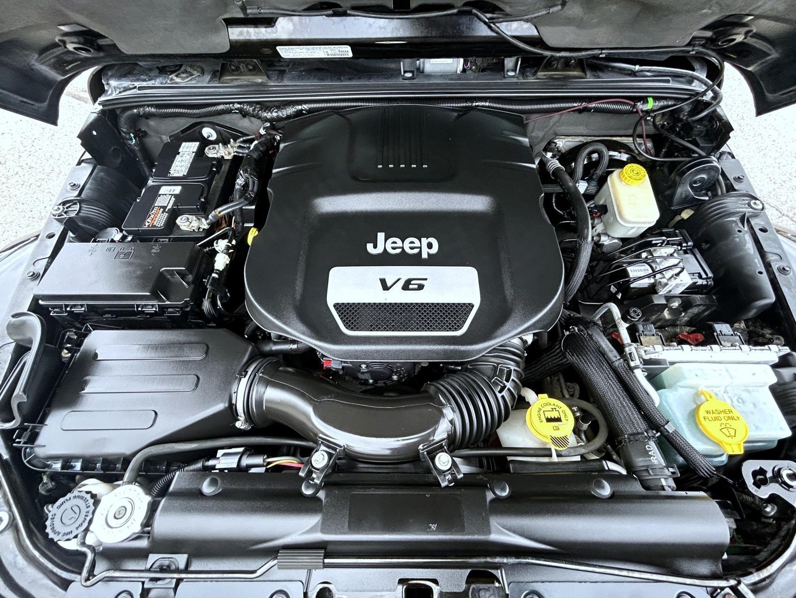 Used 2014 Black Jeep Unlimited Altitude image 30