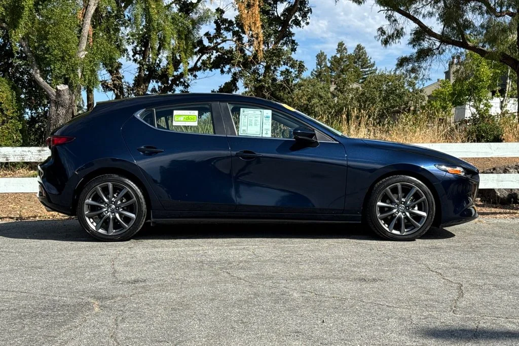 Used 2019 Crystal Blue Mazda Preferred image 3