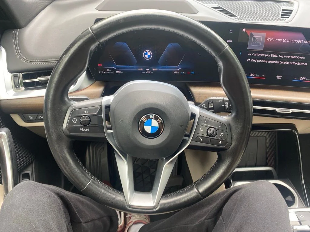 Used 2023 Blue BMW xDrive28i image 14
