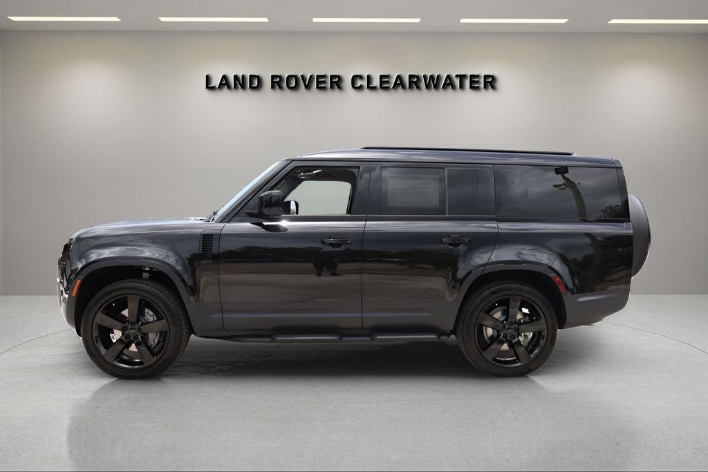 New 2026 Santorini Black Land Rover S image 2