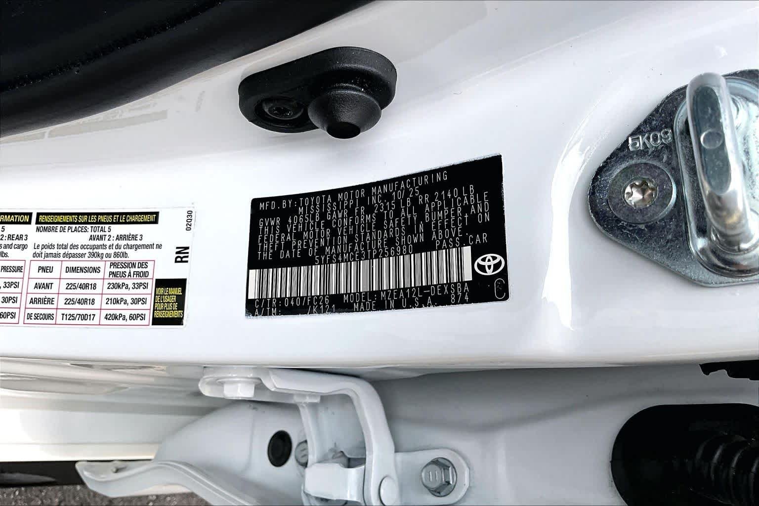 Used 2026 Ice Cap Toyota SE image 33