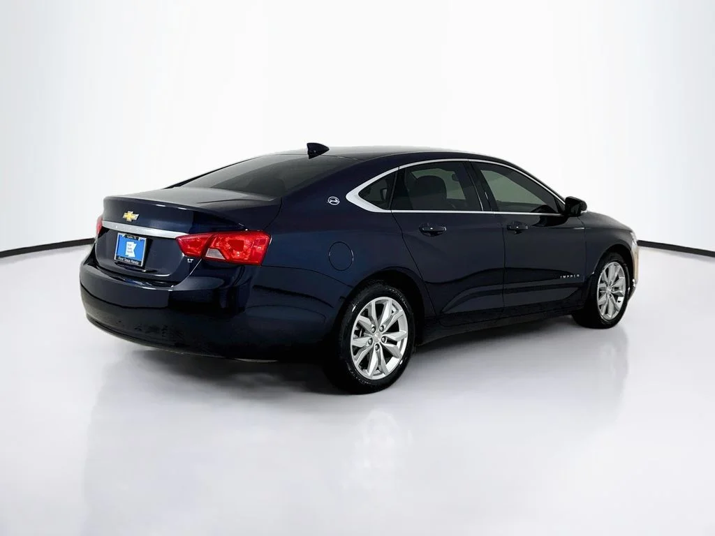 Used 2018 Blue Velvet Metallic Chevrolet LT image 7