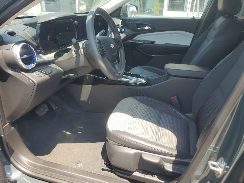 Used 2025 Gray Chevrolet LT image 12