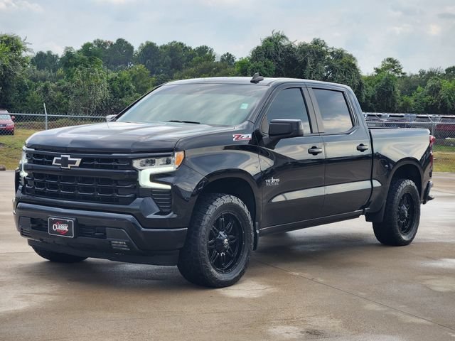 Used 2023 BLACK Chevrolet RST image 3