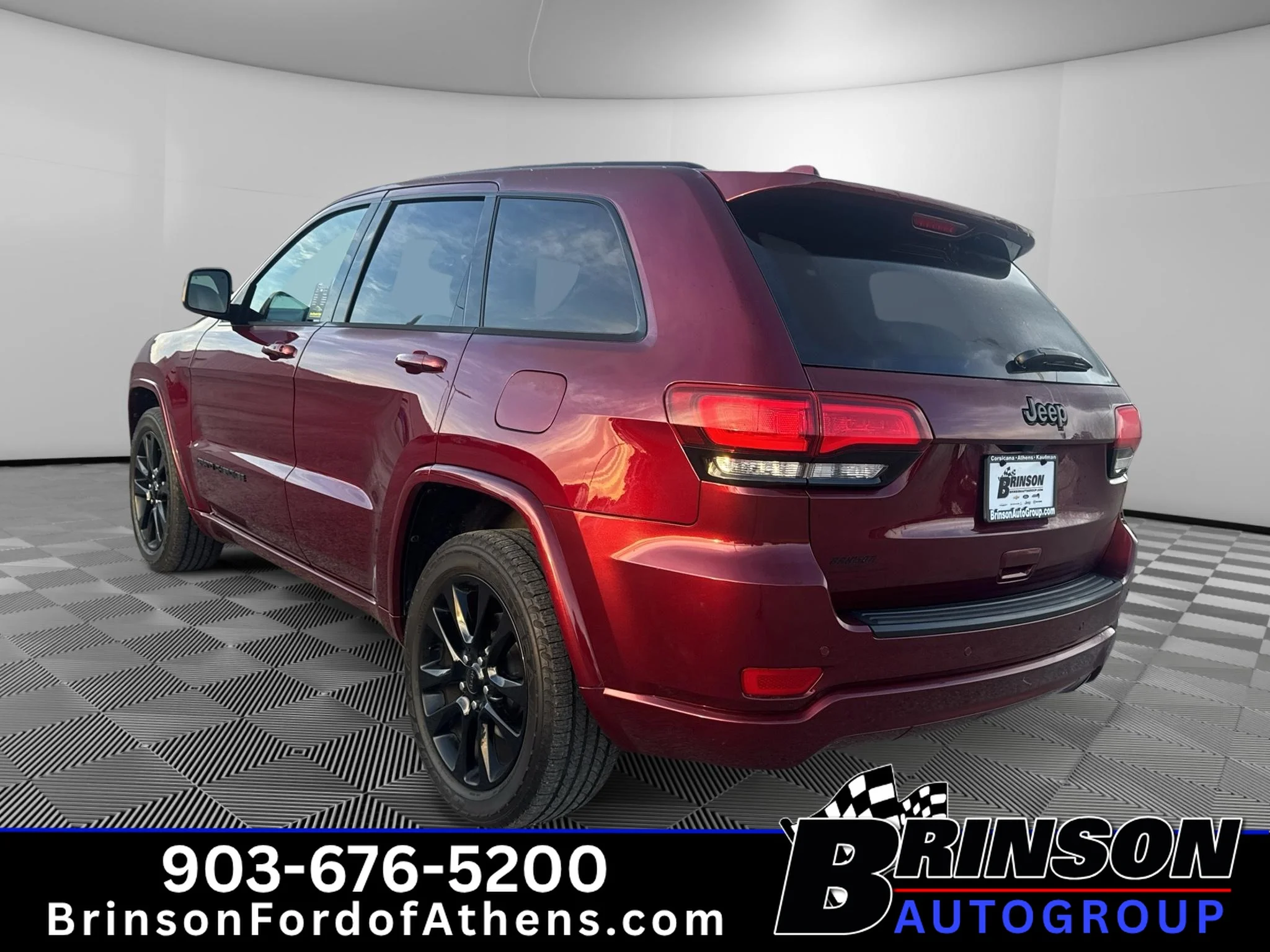 Certified Used 2019 Velvet Red Pearlcoat Jeep Altitude image 7