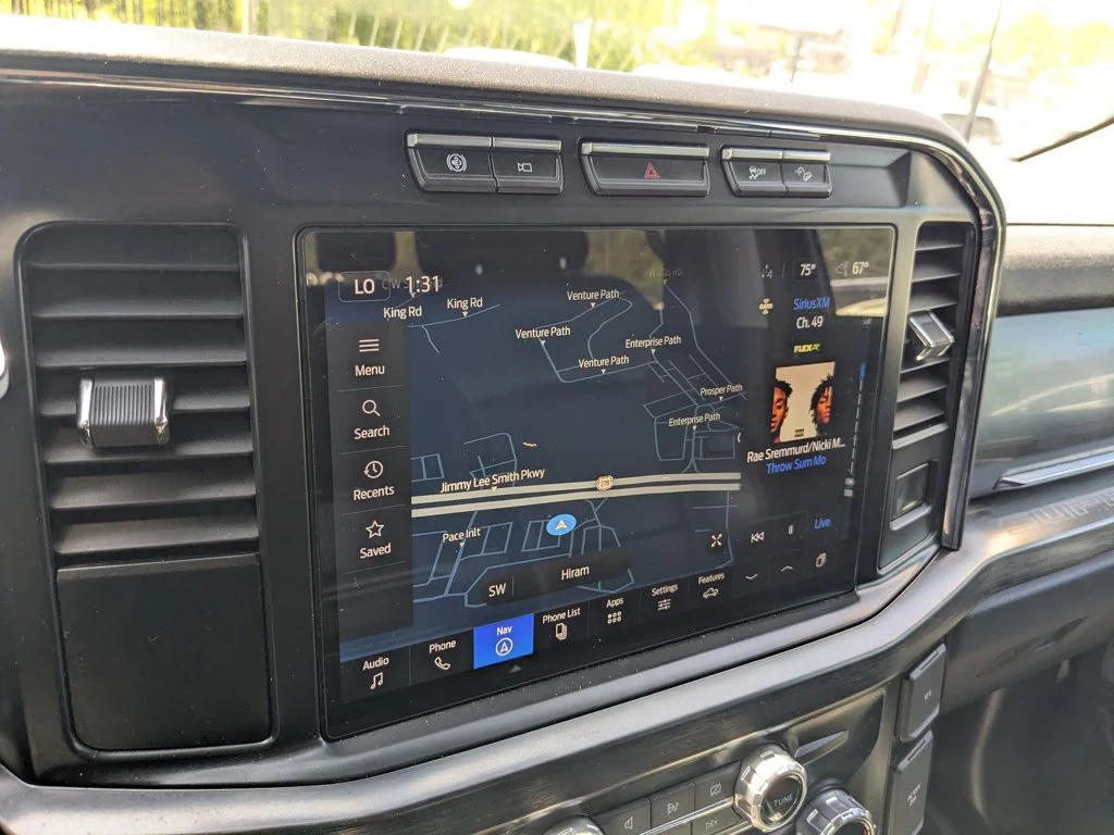 Used 2023  Ford LARIAT image 17