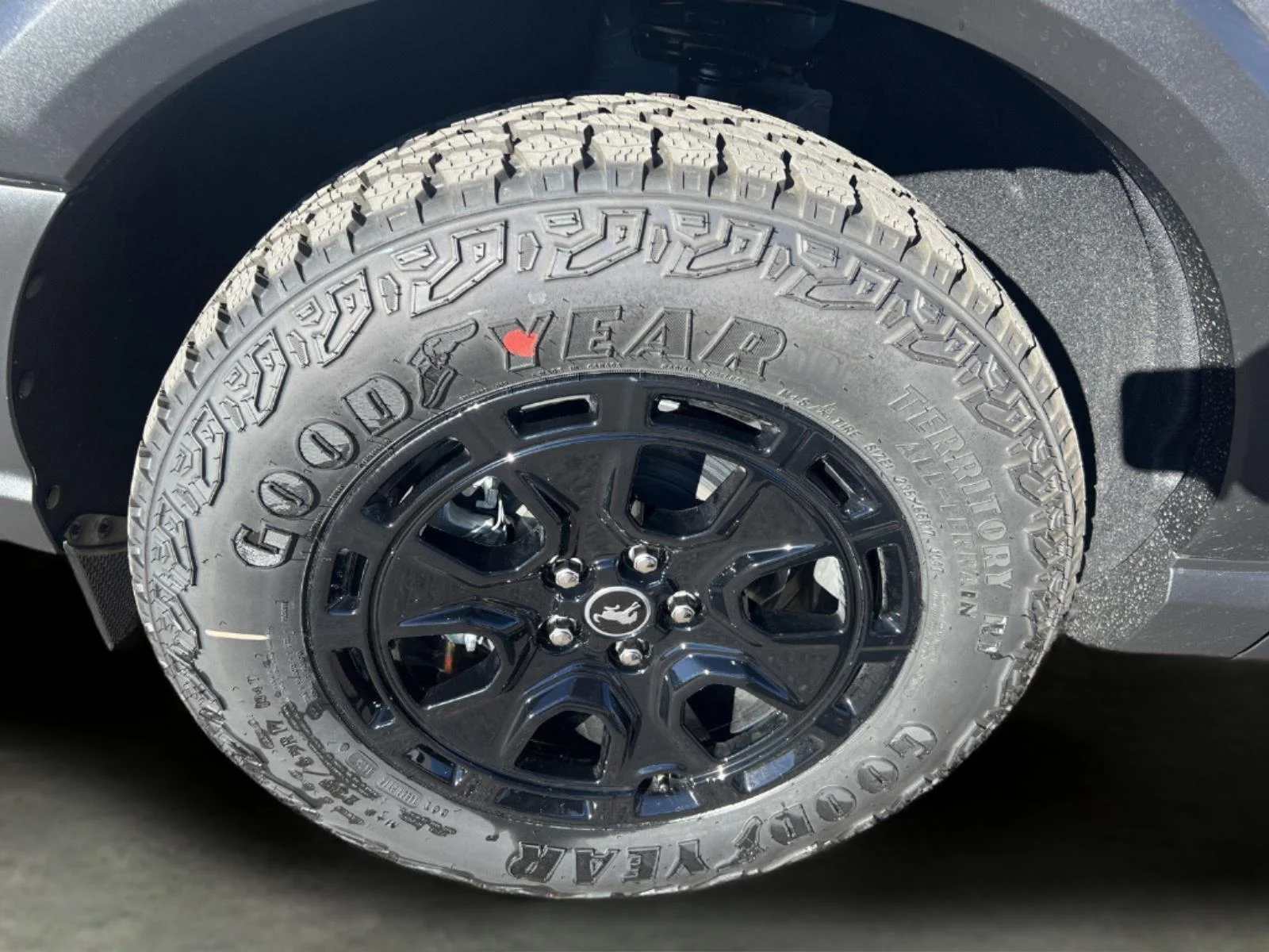 Used 2025 CARBONIZED GRAY METALLIC Ford Outer Banks image 29