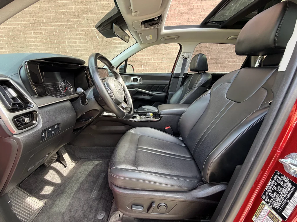 Used 2021 Passion Red Tintcoat Kia SX image 9