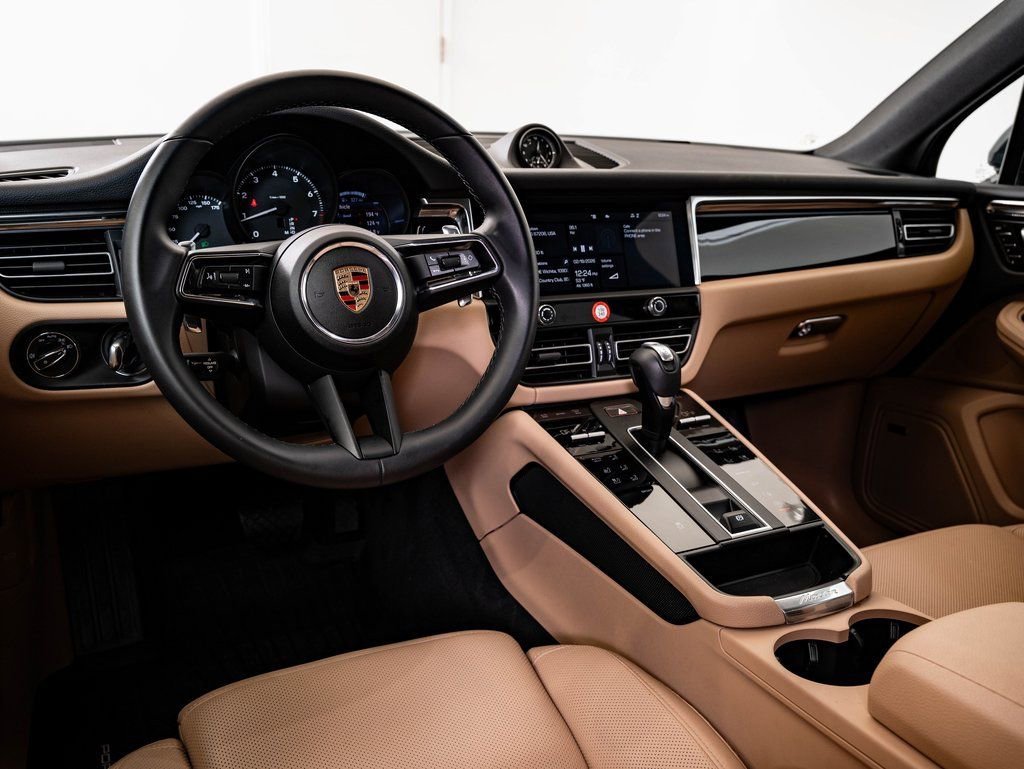 Used 2025 Volcano Grey Metallic Porsche  image 4