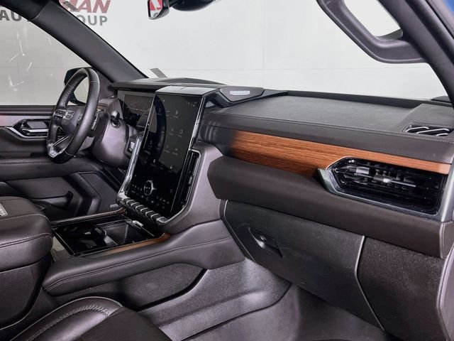 2025 GMC Yukon Denali - Photo 42