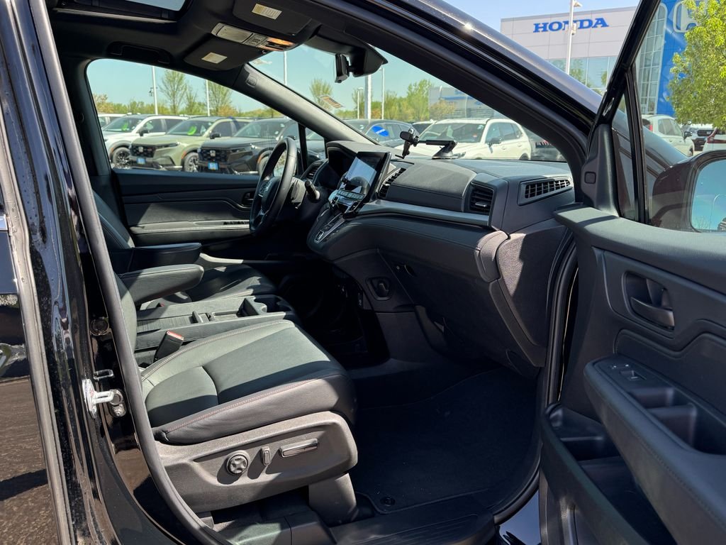 2024 Honda Odyssey SPORT - Photo 8