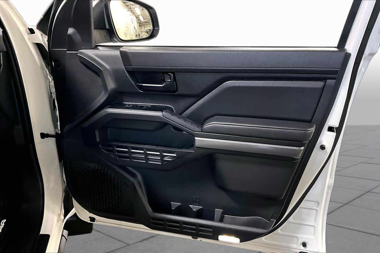 Used 2025 Ice Cap Toyota SR5 image 21