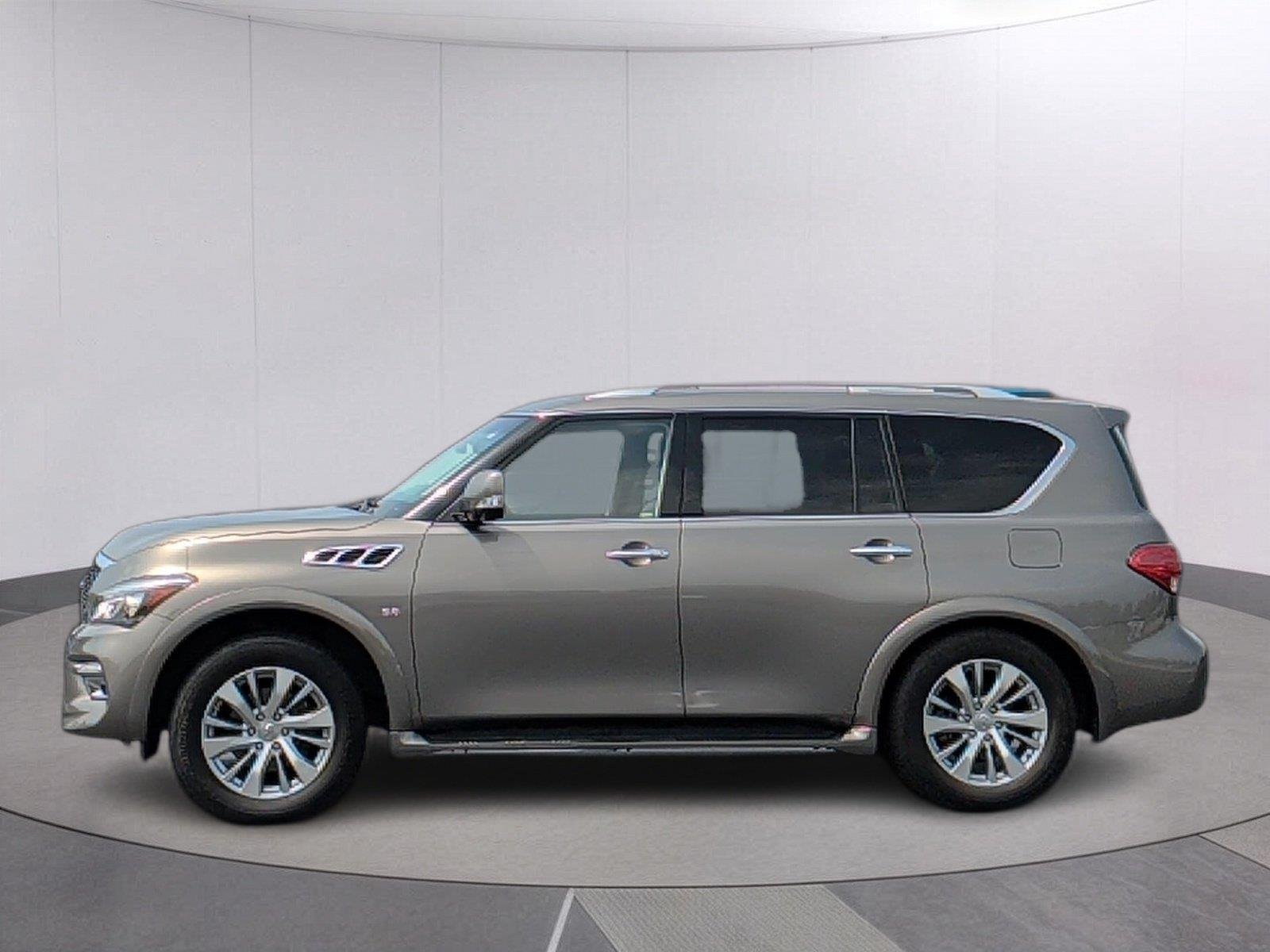 Used 2017 Majestic White INFINITI RWD image 2