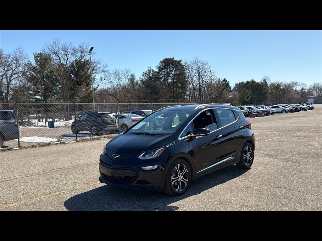 Used 2021 Chevrolet Bolt EV Premier with VIN 1G1FZ6S08M4105795 for sale in Flint, MI