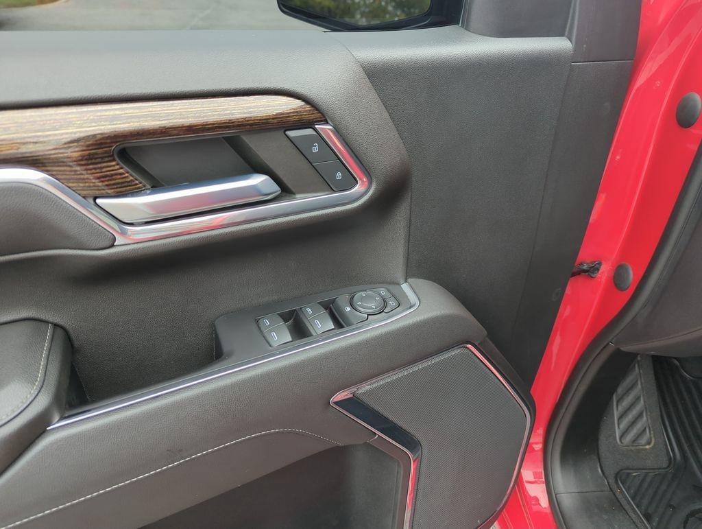 Used 2022 Cardinal Red GMC Elevation image 18
