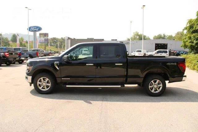 Used 2025 Black Metallic Ford XLT image 4