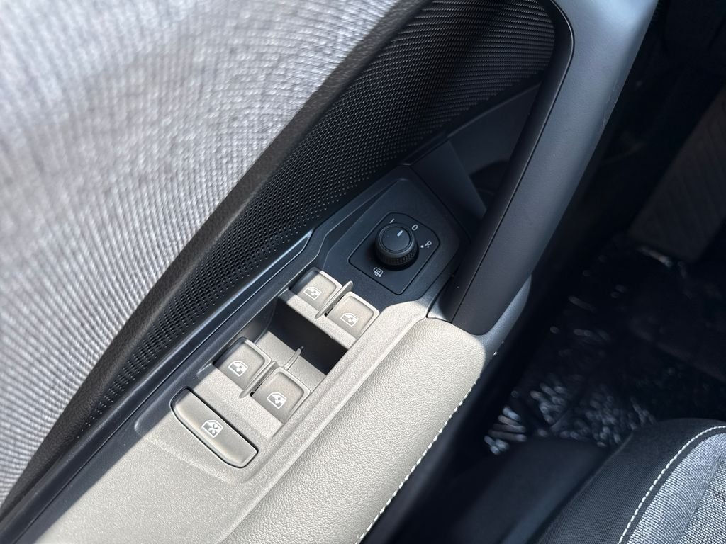 New 2026 Platinum Gray Metallic Volkswagen 2.0T S image 9