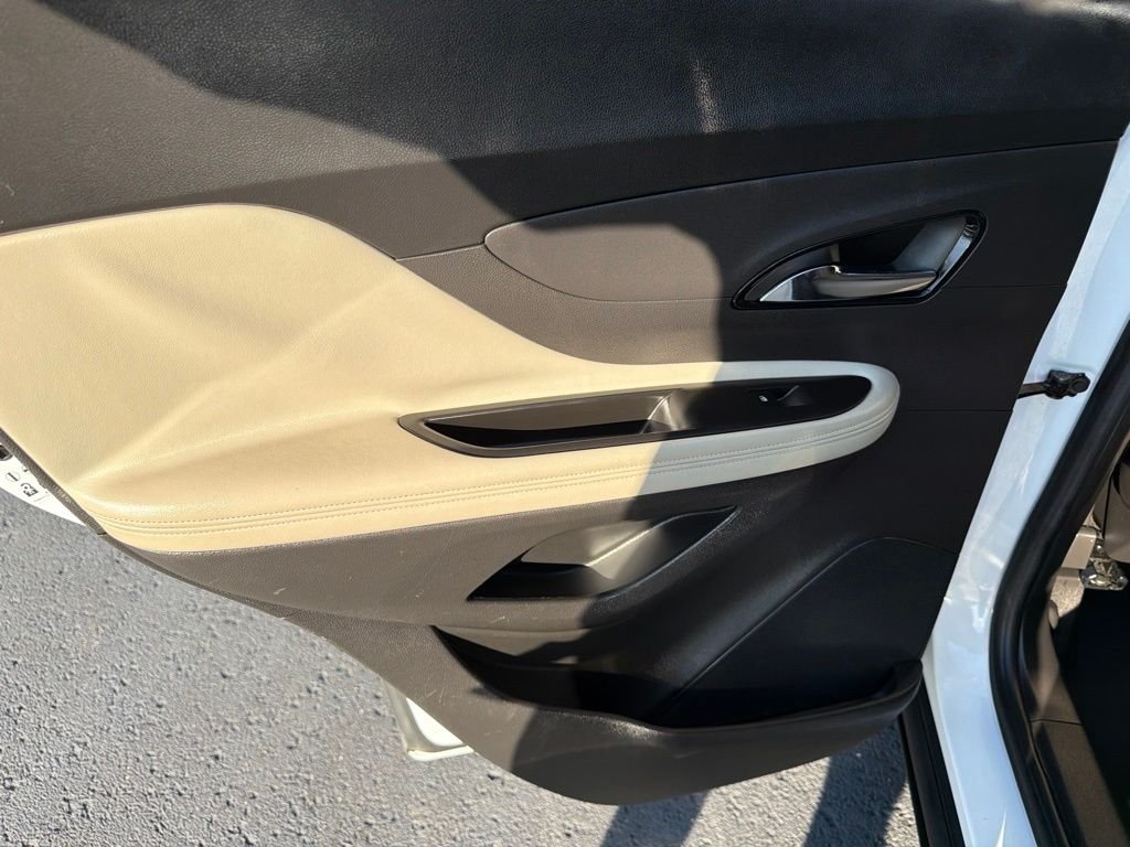Used 2017 White Buick Essence image 12