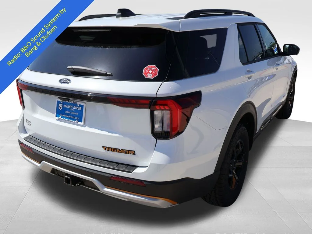 New 2026 Star White Metallic Tri-Coat Ford Tremor® image 4