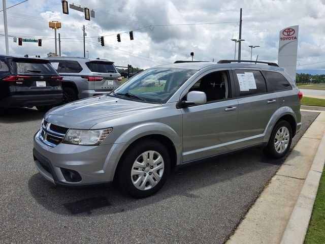 Used 2019 Silver Dodge SE image 3