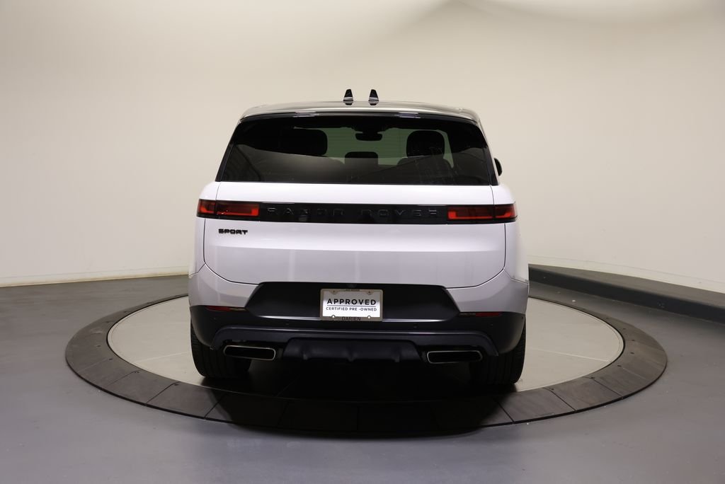 Used 2024 Borasco Gray Metallic Land Rover SE image 4