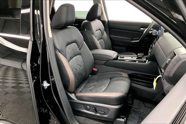 New 2026 Super Black Nissan Platinum image 38
