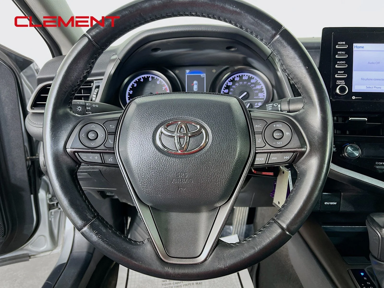 Used 2022 Silver Toyota SE image 13