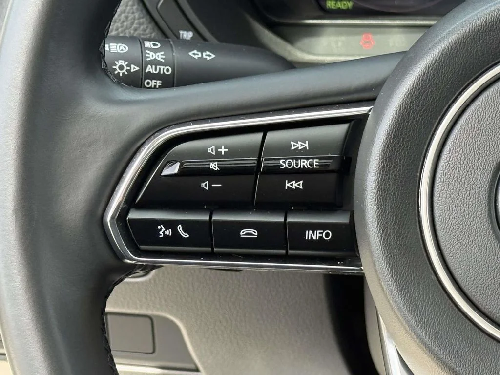 Used 2024 White Mazda Preferred image 24