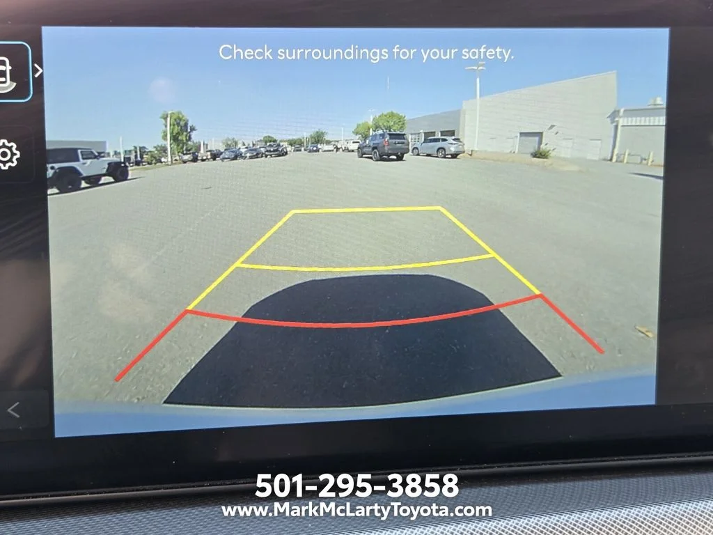 Used 2025 White Hyundai SEL image 18
