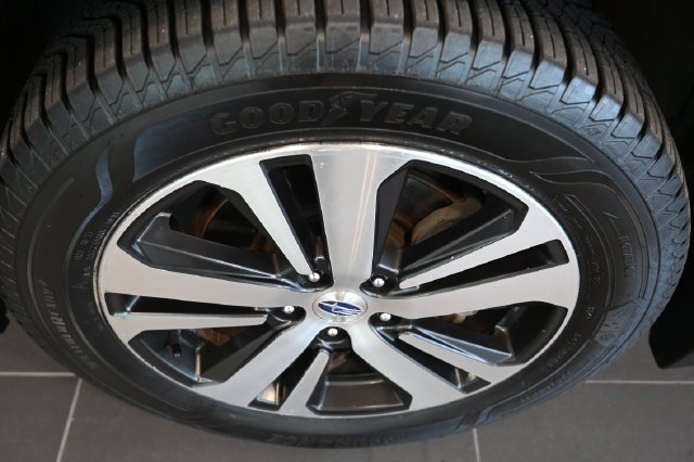 Used 2018 Gray Subaru 2.5i image 18