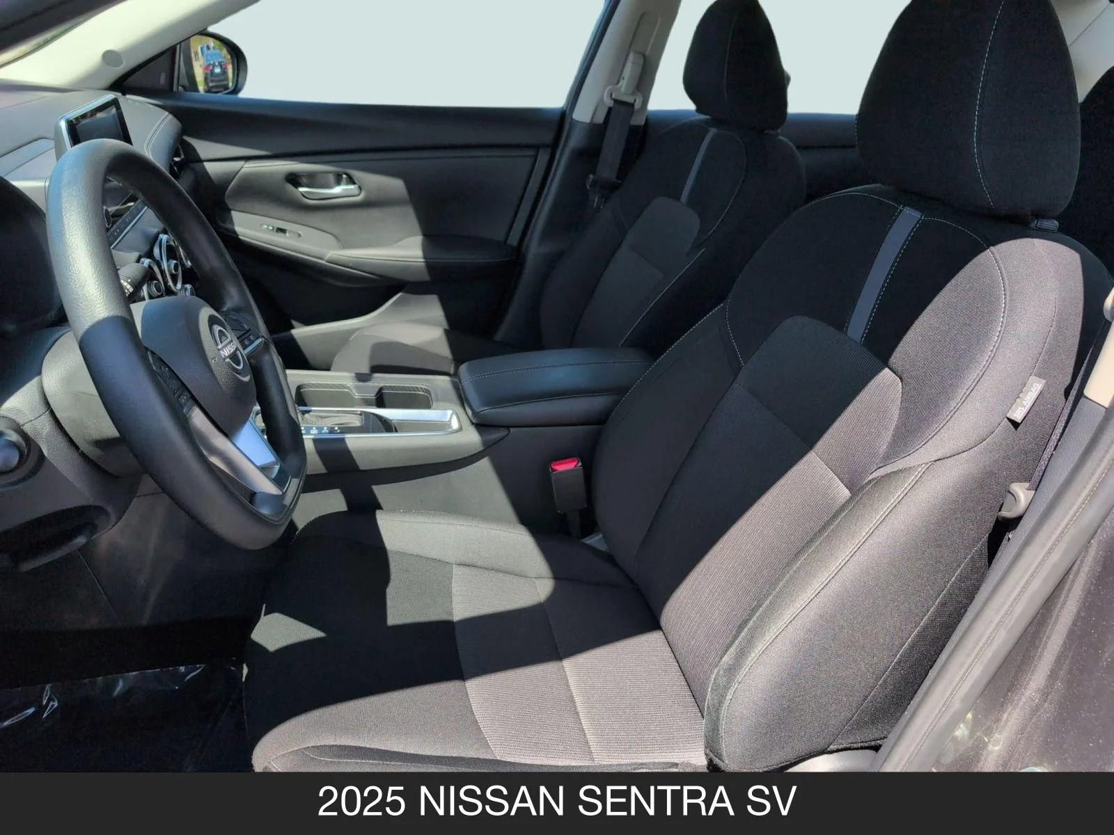 2025 Nissan Sentra SV - Photo 14