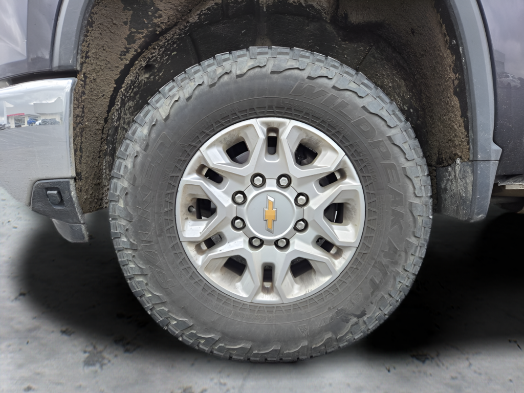 Used 2024 Gray Chevrolet LT image 22