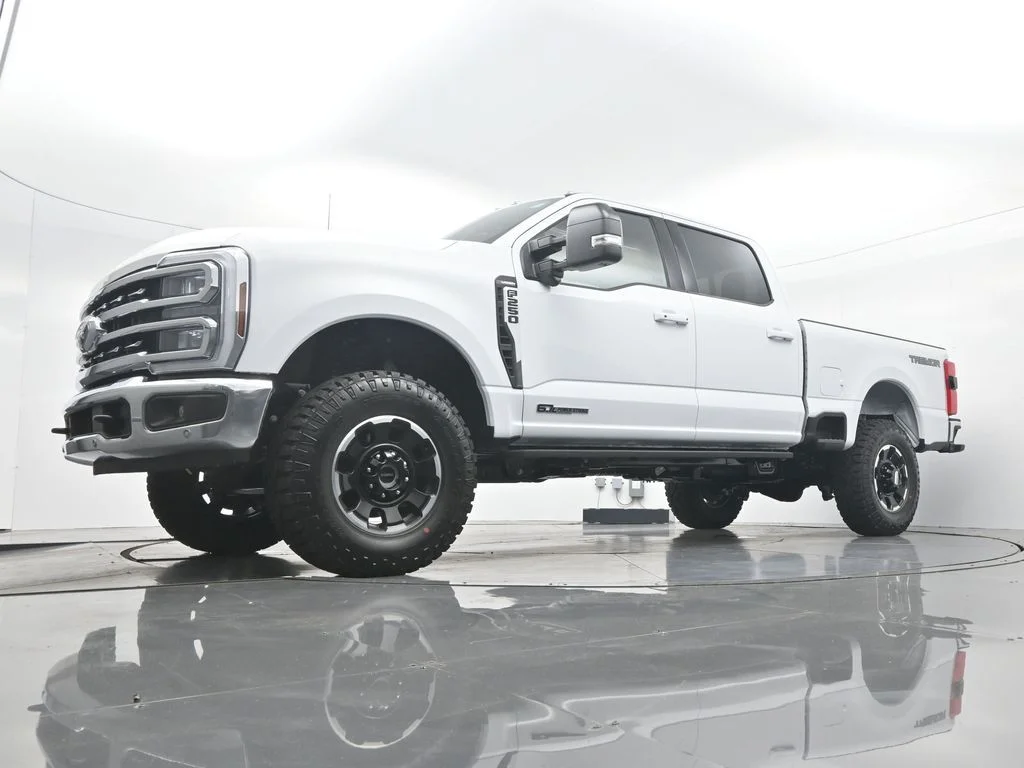 New 2026 Oxford White Ford F-250® Lariat® image 32