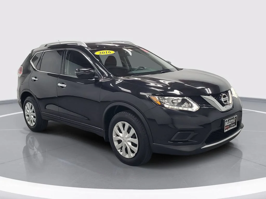 Used 2016 Nissan Rogue S with VIN 5N1AT2MT0GC879077 for sale in Saginaw, MI