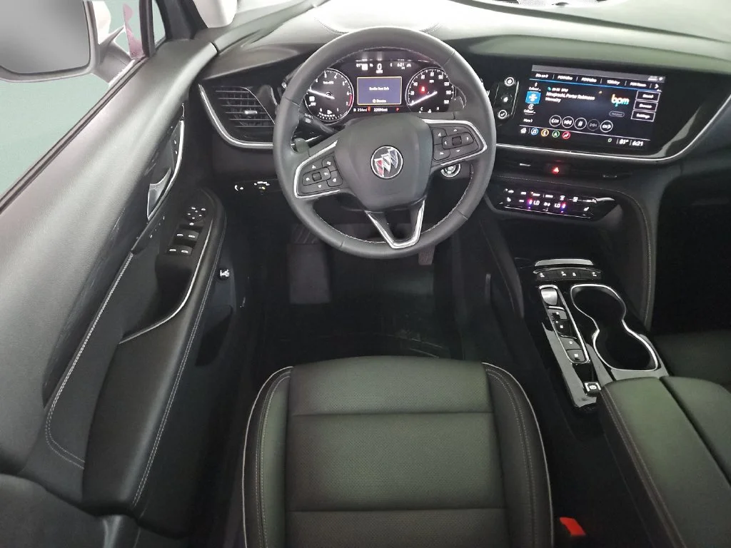 Used 2022 SUMMIT WHITE Buick Essence image 12