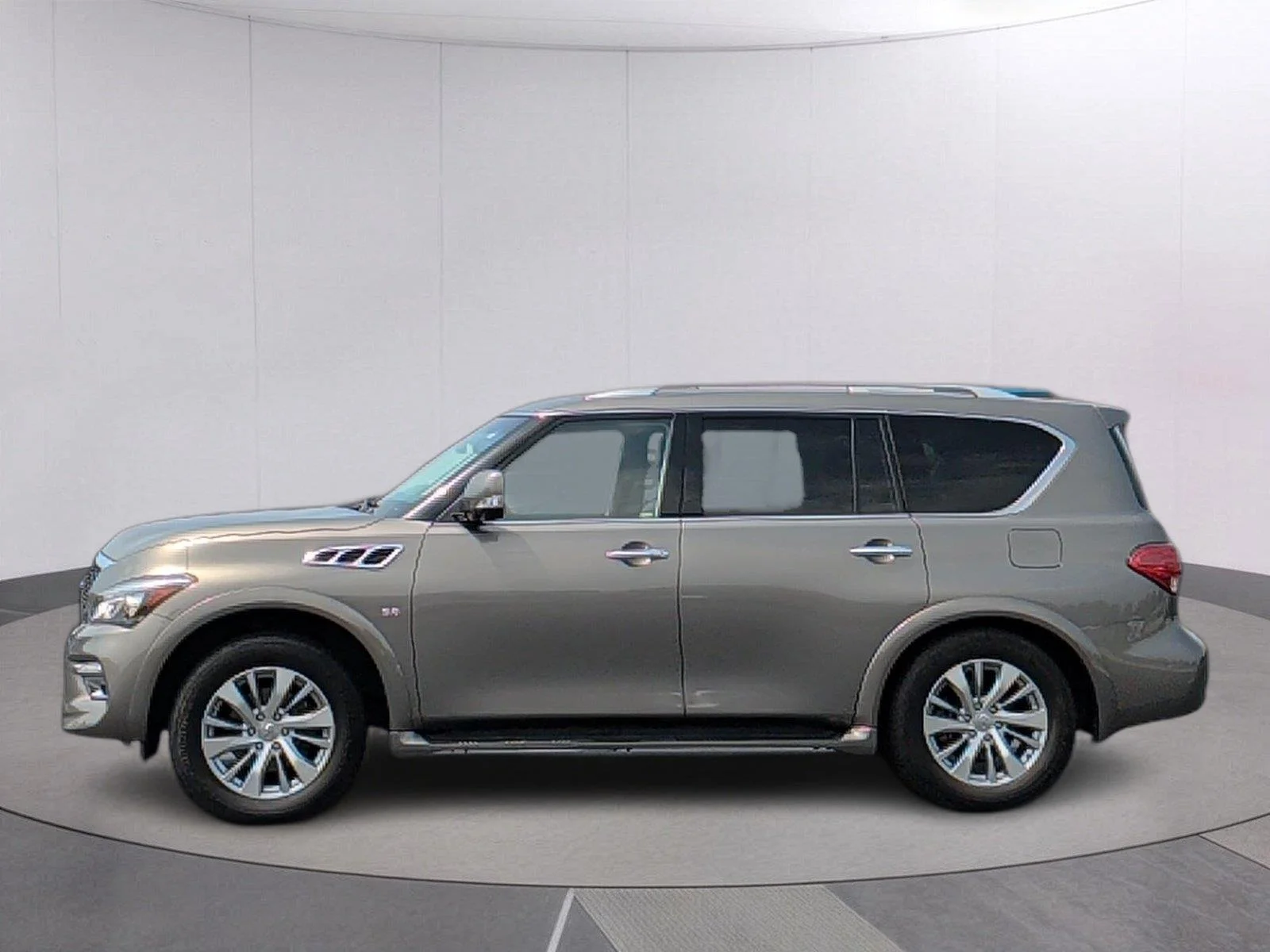 Used 2017 Majestic White INFINITI RWD image 2