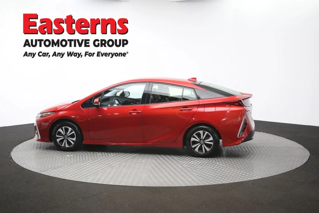 Used 2018 Red Toyota Advanced image 62